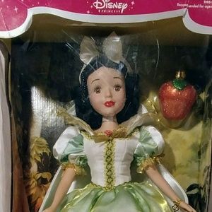 Snow White Keepsake Porcelain Doll